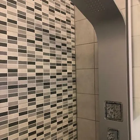 Affittacamere Casa Sonno Adiacente Caserma E Stazione