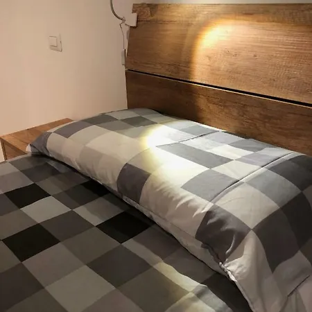 Affittacamere Casa Sonno Adiacente Caserma E Stazione Konukevi *