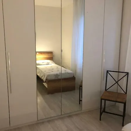 Konukevi Affittacamere Casa Sonno Adiacente Caserma E Stazione