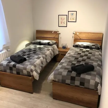 Affittacamere Casa Sonno Adiacente Caserma E Stazione Foligno