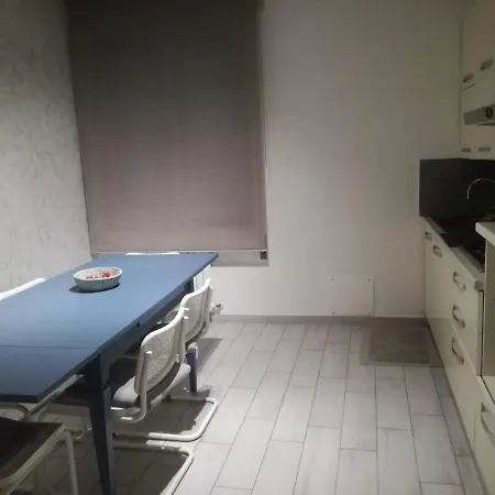 Affittacamere Casa Sonno Adiacente Caserma E Stazione Konukevi *