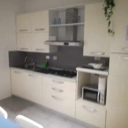 Affittacamere Casa Sonno Adiacente Caserma E Stazione Konukevi Foligno